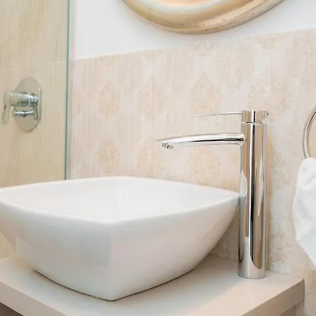 Al Mare 펜션 밀나